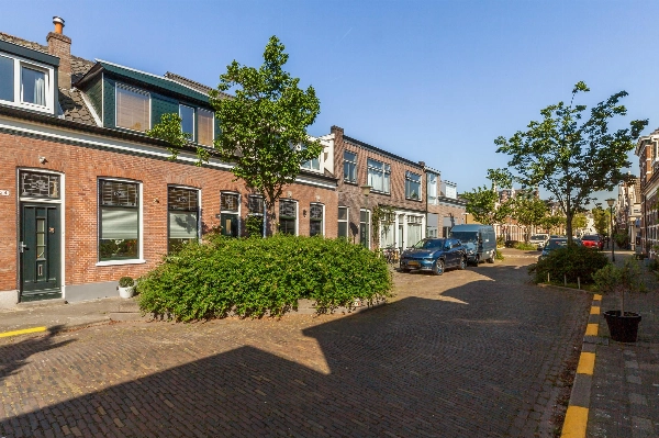 Arnold Hoogvlietstraat 52