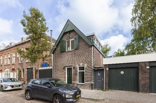 Emmastraat 155